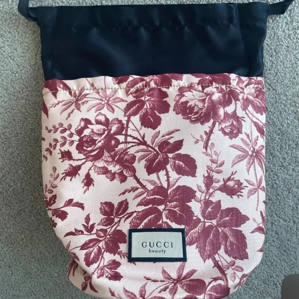 Gucci GWP Red Floral Cosmetic Bag with drawstring closure